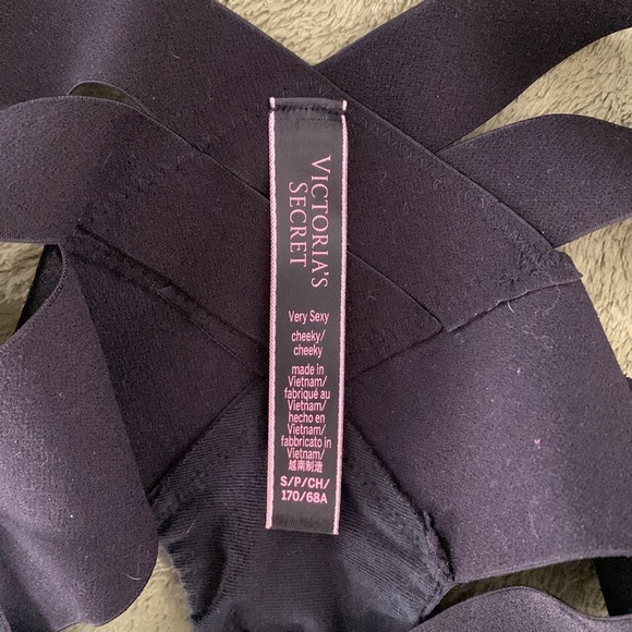 Victoria Secret Very Sexy Unlined Balconet Bra & Cheeky Set - Picture 5 of 7